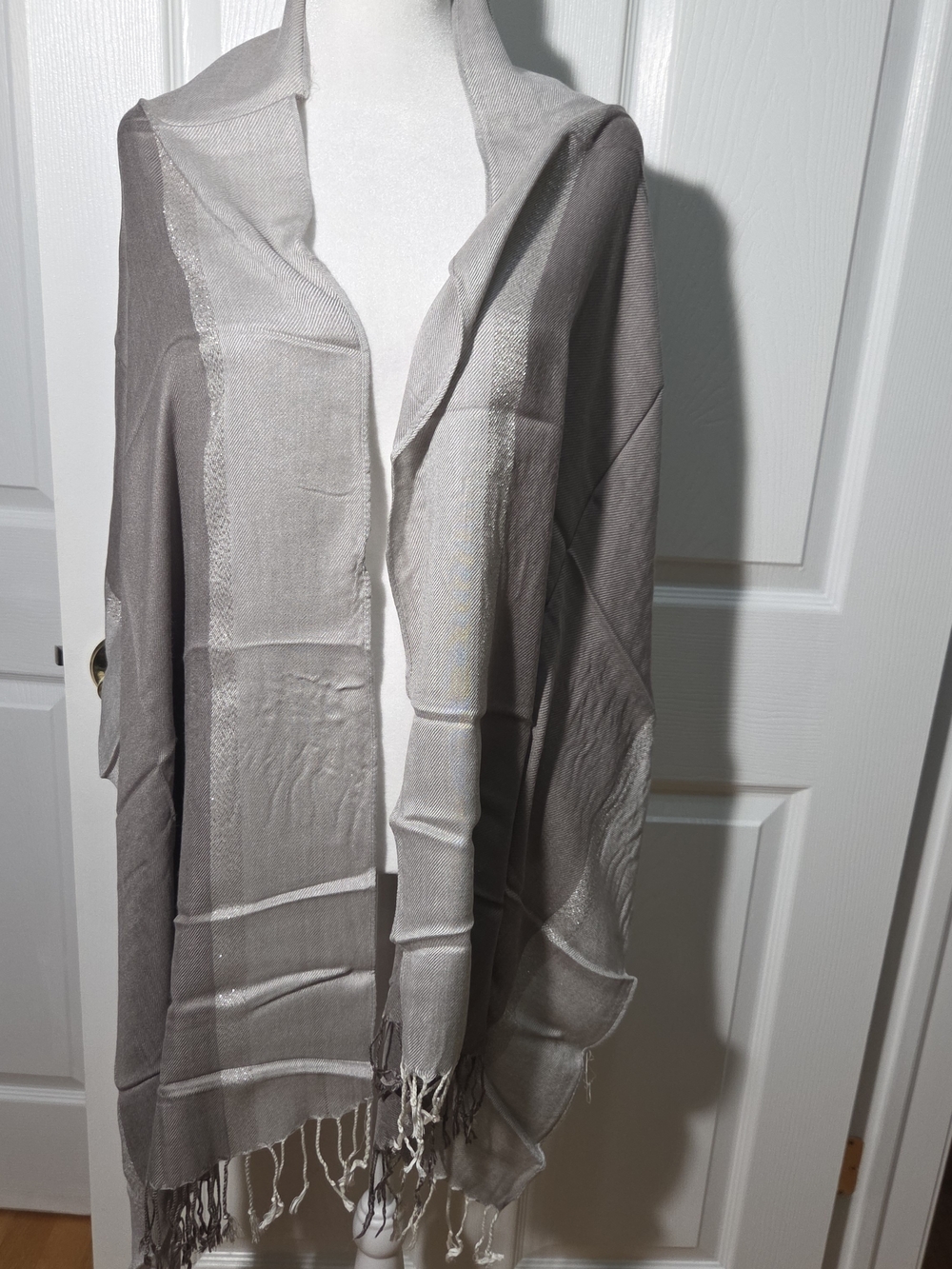 Neutral Gray &Silver Metallic Colorblock Fringe Wrap Scarf 72x22" Modern - Picture 5 of 8